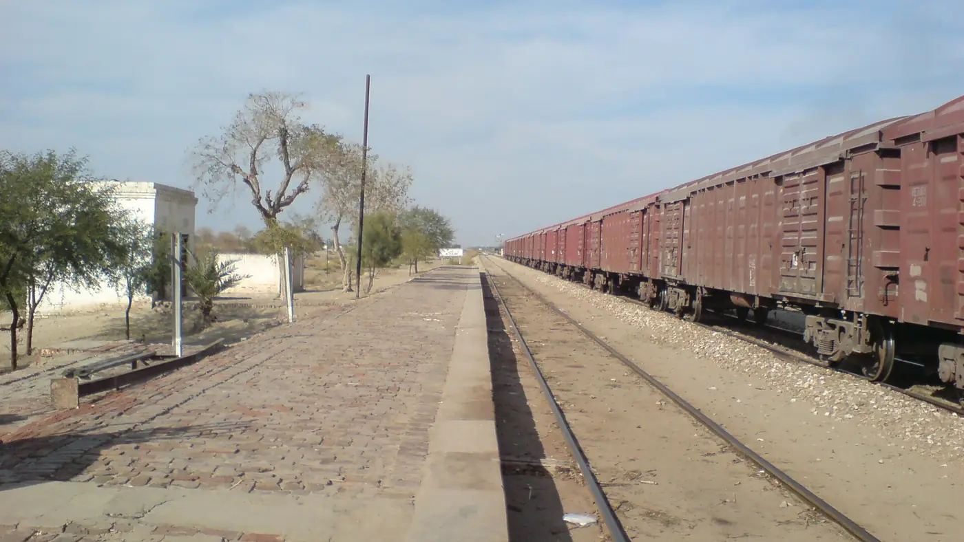 Railway Station at Kotla Jam Bhakkar, Punjab, Pakistan - panoramio