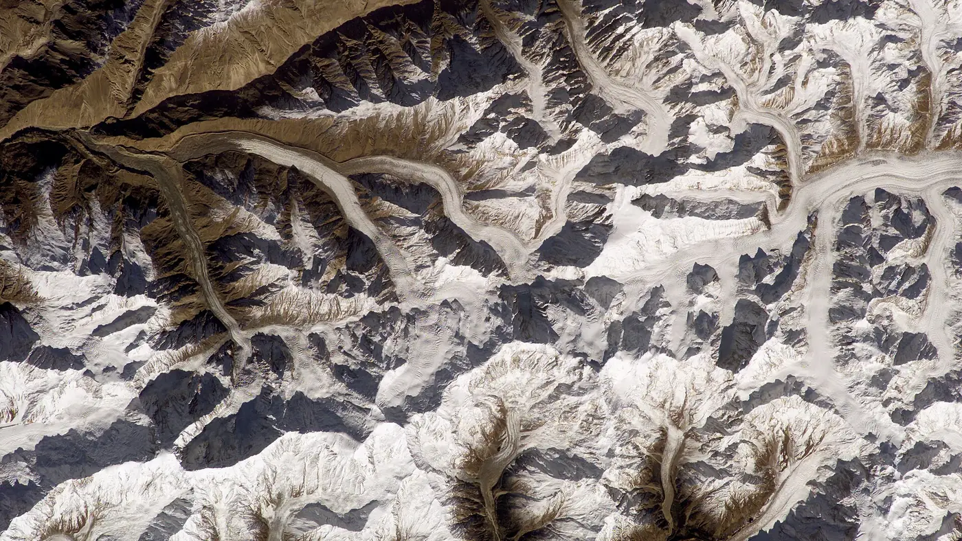 Rakaposhi-Haramosh Mountains from ISS, Chogo Lungma