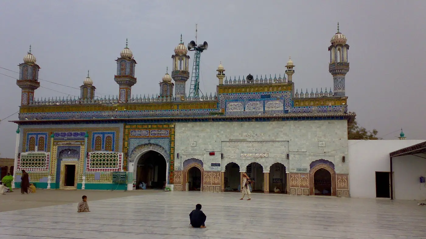 Shrine of Sufi Saint Sultan Bahu, Jhang, Garh Maharaja