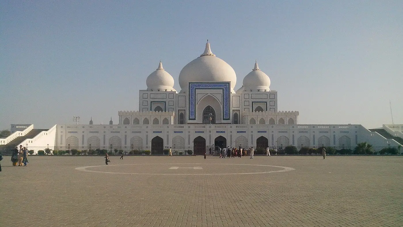 Mausoleum of Zulfikar Ali Bhutto and Benazir Bhutto, Garhi Khuda Bakhsh