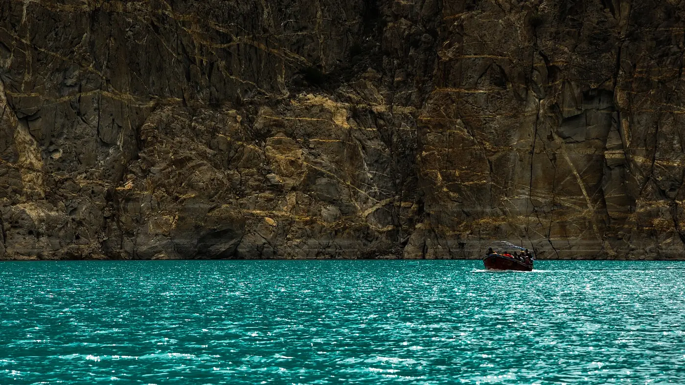 ATTABAD LAKE (GOJAL