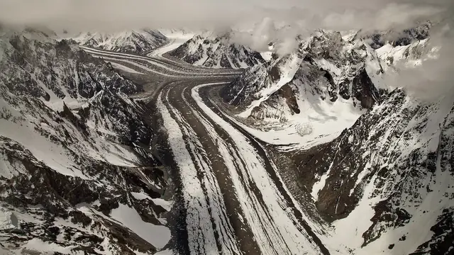 Baltoro range , Pakistan