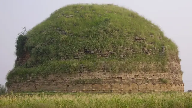 Mankiala Stupa
