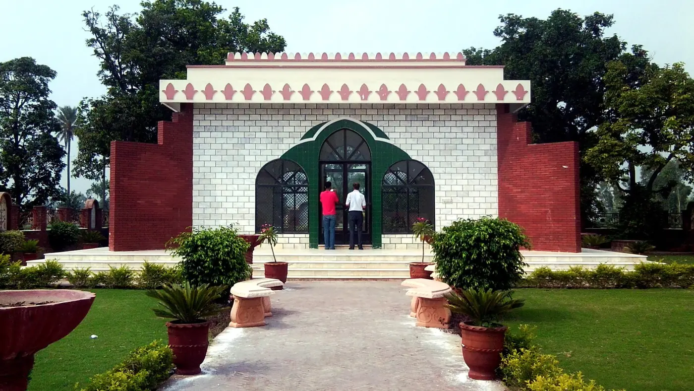Tomb of Mulana Zafar Ali Khan, Wazirabad
